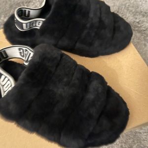 Ugg slippers sizes 6